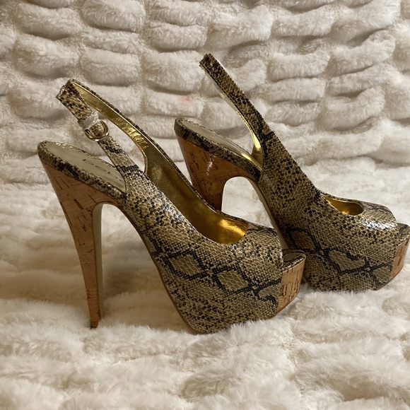 Bebe snake skin sling back peep toe heel - Picture 2 of 4
